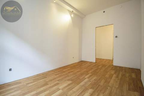 98M2/ 3 POKOJE/ I PIĘTRO/ CENTRUM