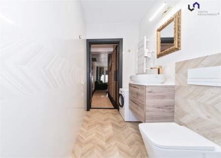 Nieruchomość komercyjna na sprzedaż, 332,31 m2, Bielsko-Biała