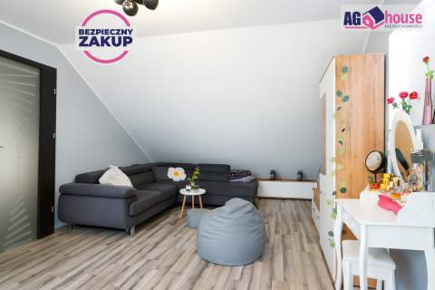 Dwupoziomowe mieszkanie z antresolą i balkonem