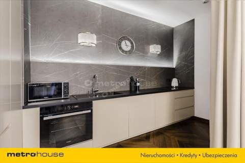 Luksusowy apartament z loggią blisko Metra