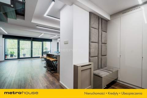 Dwupoziomowy apartament w zielonym sercu Łodzi 