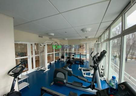 Luksusowe trzy pokoje, basen i fitness w budynku