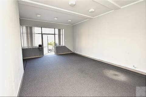 Lokal handlowo usługowy 63m2 30m2 podpiwniczenia