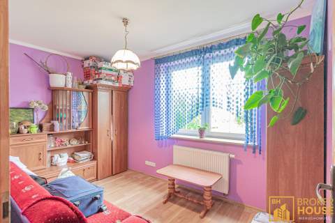 DUŻY RODZINNY DOM - OCHODZE