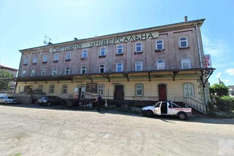 Kamienica z własnym parkingiem / ul. Mickiewicza