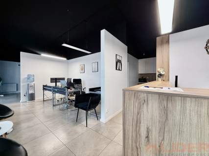Lokal na parterze z witryną 76 m , ul. Jurowiecka