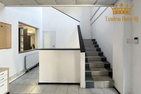Hala magazynowa 698m2 nieogrzewana i 159m2 biura- Targówek Fabryczny