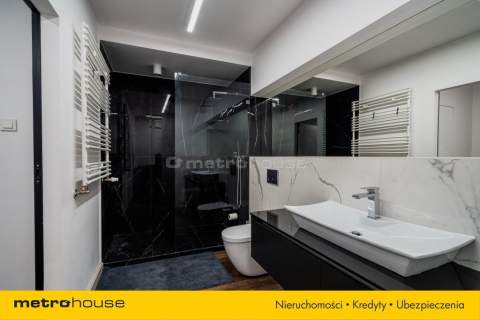 Dwupoziomowy apartament w zielonym sercu Łodzi 