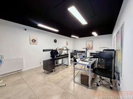 Lokal na parterze z witryną 76 m , ul. Jurowiecka