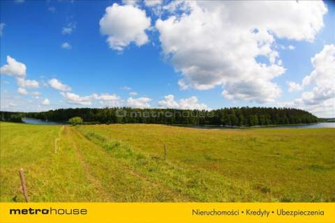 Działka nad jeziorem w pięknej okolicy