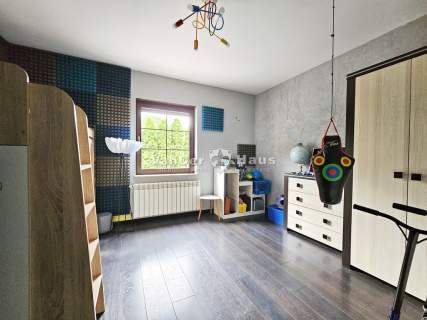 Dom w stylu hiszpańskim, duża działka, sauna
