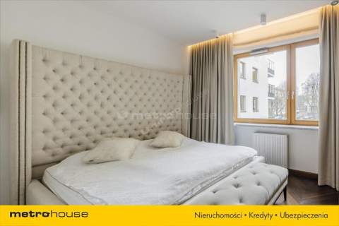 Luksusowy apartament z loggią blisko Metra