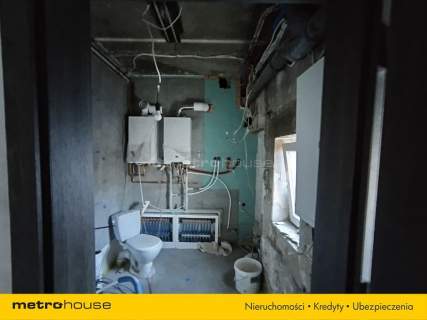 Dom 3 piętrowy 360m2 w Kobylnicy, podwórko, garaż