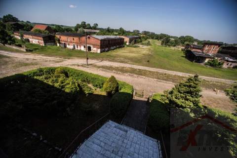 Manor with land in Przybyslaw, West Pomerania