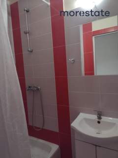 Kamienica dostosowana na hostel.
