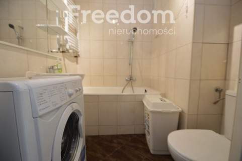 2 pokoje z balkonem, oddzielna kuchnia