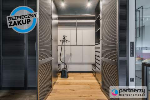Dwupoziomowy apartament z ogrodem