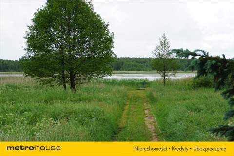 Działka budowlana w pięknej okolicy nad jeziorem
