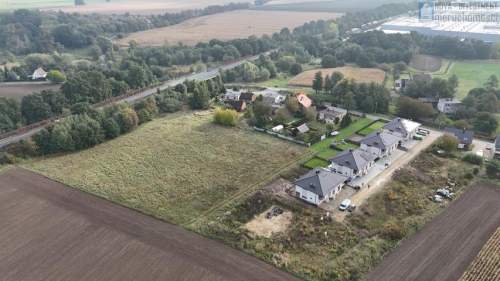 Brzezinka 2 linia zabudowy dostępne 3 działki