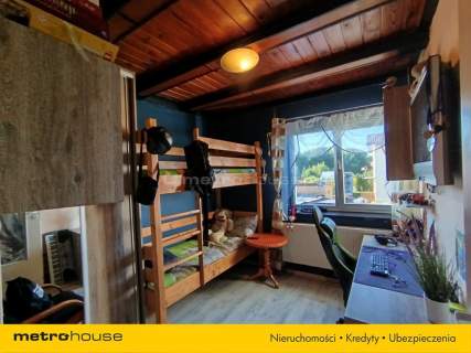 Dom 3 piętrowy 360m2 w Kobylnicy, podwórko, garaż