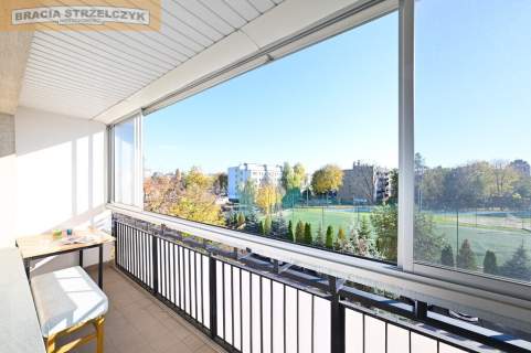 Piaseczno. 4 pokoje. Loggia. Winda. 3 piętro
