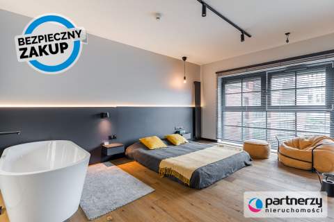Dwupoziomowy apartament z ogrodem