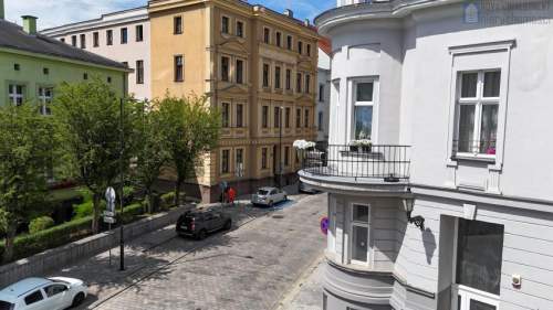 Przy rynku parter kamienica po remoncie