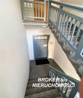 WOLNOSTOJĄCY BUDYNEK NA DZIAŁALNOŚĆ BIUROWĄ