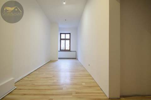 98M2/ 3 POKOJE/ I PIĘTRO/ CENTRUM
