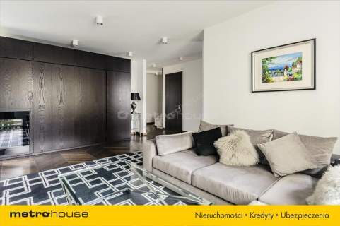 Luksusowy apartament z loggią blisko Metra