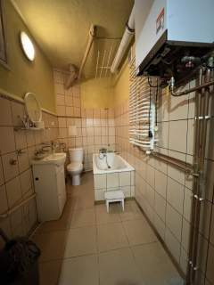 Duży salon, balkon, centrum, ogrzewanie gazowe