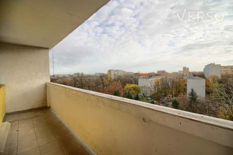 3 pokoje do remontu z balkonem