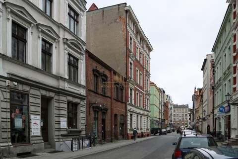 UROKLIWA KAMIENICA Z CEGŁY, MAŁE GARBARY, 220 M2