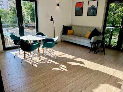 Kameralny apartament z parkingiem na Dąbrowie