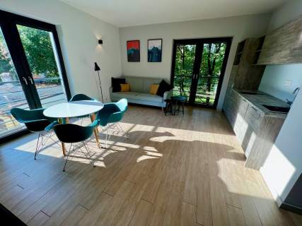 Kameralny apartament z parkingiem na Dąbrowie