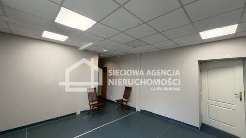 Lokal z witryną na parterze na Działkach Leśnych