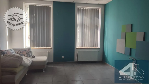 Kamienica z lok. frontowym, duży parking, Tarnów