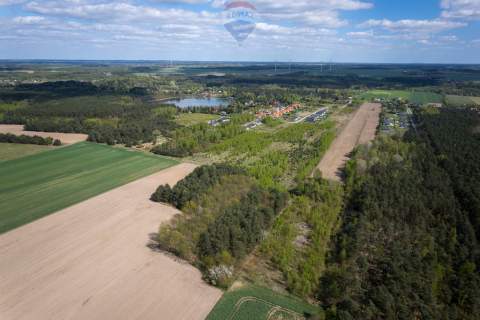 Działka budowlana z prywatnym lasem w Błędowie
