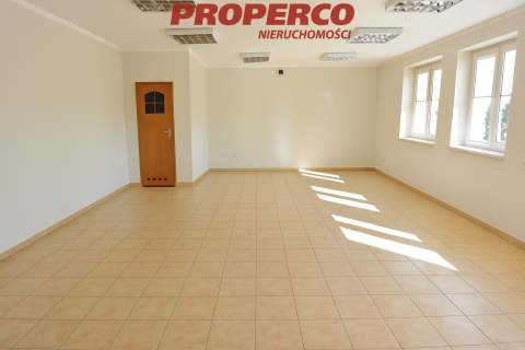 Lokal pow. 43,5 m2, Daleszyce, Centrum