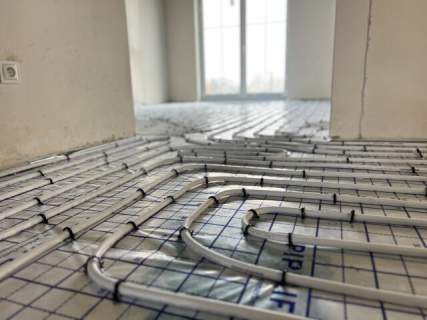 MIESZKANIE NA SPRZEDAŻ TRZYPOKOJOWE Z BALKONEM NA TERENIE