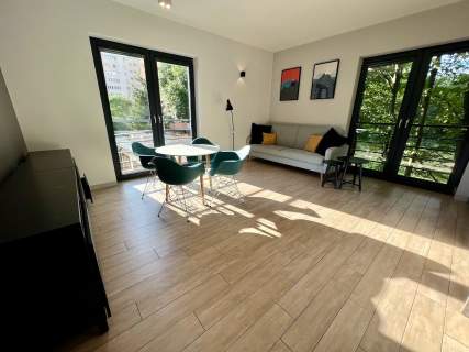 Kameralny apartament z parkingiem na Dąbrowie