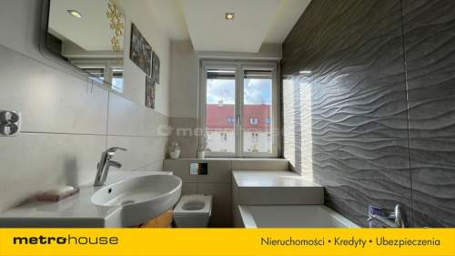 4-6 pokoi, ponad 100m2, UMK, budynek z cegły