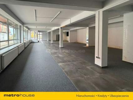 Lokal z własnym parkingiem - centrum