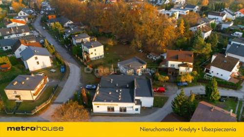 Obiekt usługowy z powierzchnią mieszkalną 430 m2.