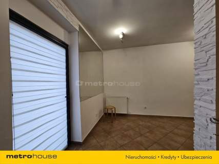 Obiekt usługowy z powierzchnią mieszkalną 430 m2.