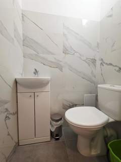 LOKAL 28,50 M2 OD ULICY - WEJŚCIE OD TRAUGUTTA