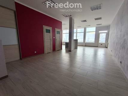 Atrakcyjny lokal w Debrznie w centrum miasta.