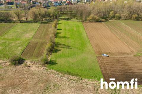 Dostęp do rzeki Zielona rozwijająca się okolica