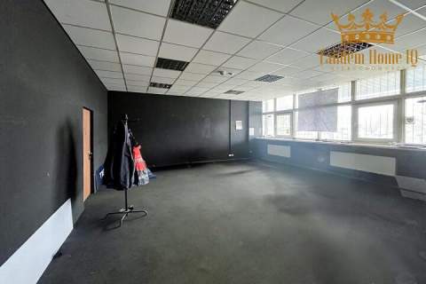 Magazyn z biurem 399m2 z własną rampą - Bielany - na wynajem