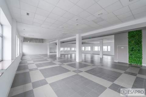 DUŻY LOKAL Z ZAPLECZEM SANITARNYM - SPORT/REKREACJ